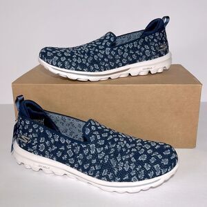 Skechers GOwalk Eloquence Classic Washable Slip-Ons